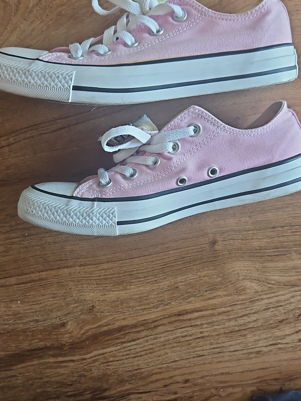 Pink Converse - Picture 5 of 9